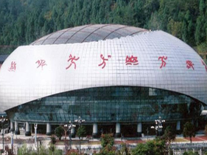 介休体育中心球形网架加工安装